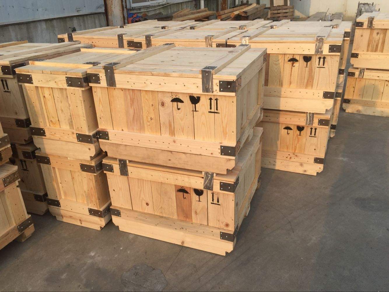 出口鋼邊箱在現(xiàn)代物流中的重要作用